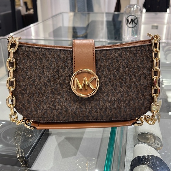 MICHAEL KORS
Carmen Small Shoulder Bag
Brown Signature 
NWT - Picture 7 of 16